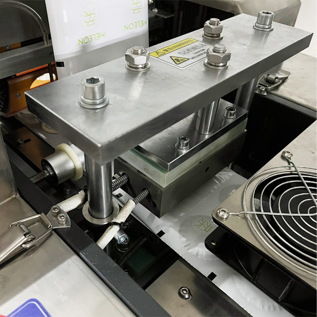 4-рядная автоматическая упаковочная машина для упаковки презервативов