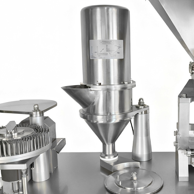 Наполнитель капсул оборудования для инкапсуляции с двойной головкой аптеки CGN208-S полуавтоматический