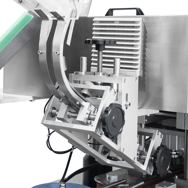 Автоматическая укупорочная машина HED-XG