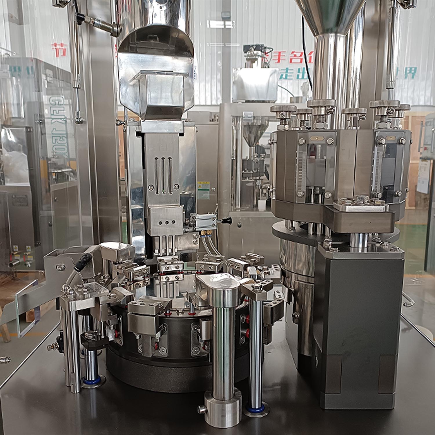 NJP-400C Небольшая машина для наполнения капсул фармацевтическими порошковыми гранулами Наполнитель капсул